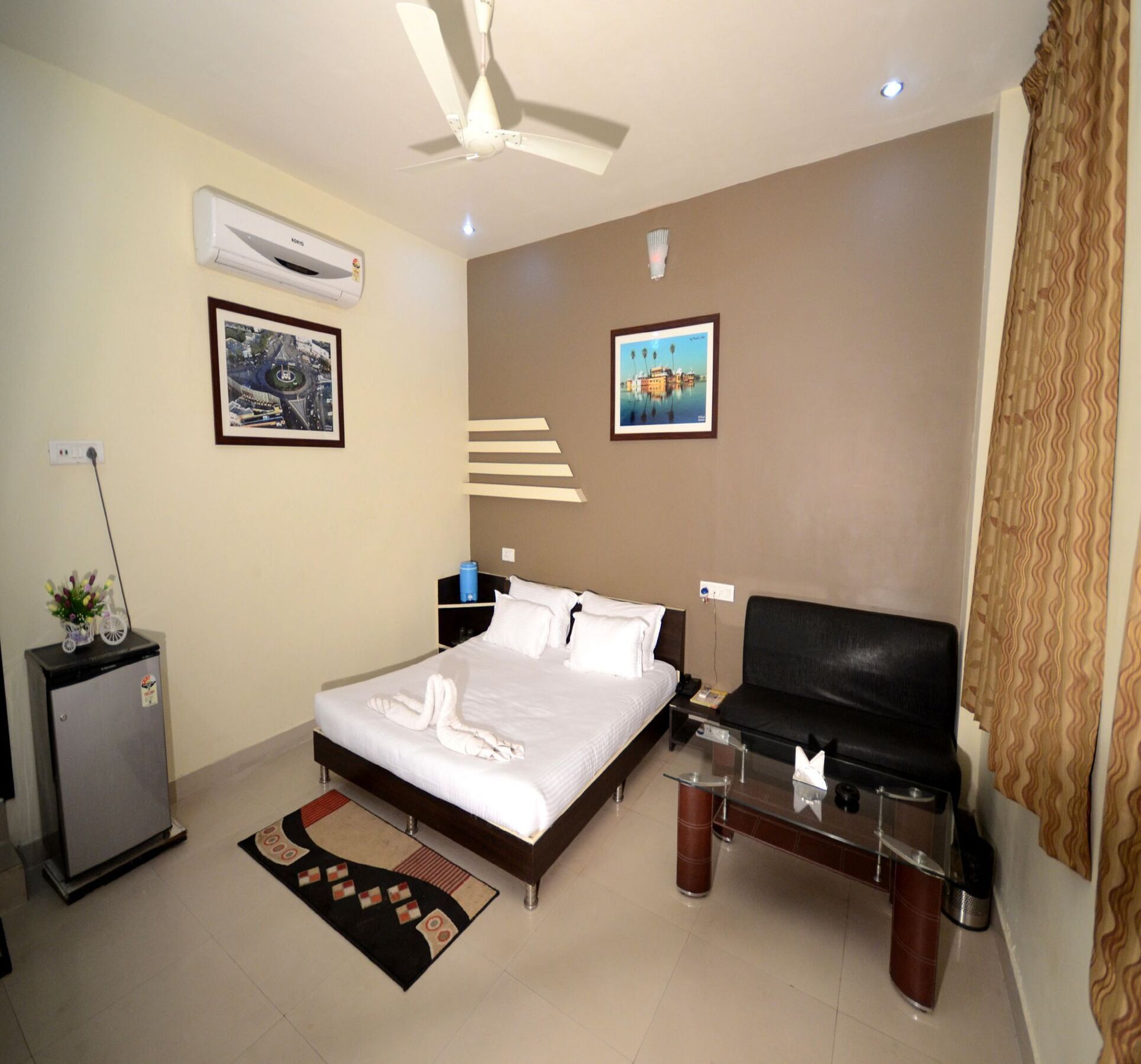 Oyo 2075 Hotel Kota Royal Екстериор снимка