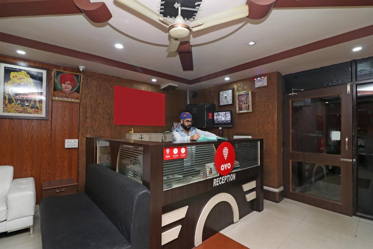 Oyo 2075 Hotel Kota Royal Екстериор снимка